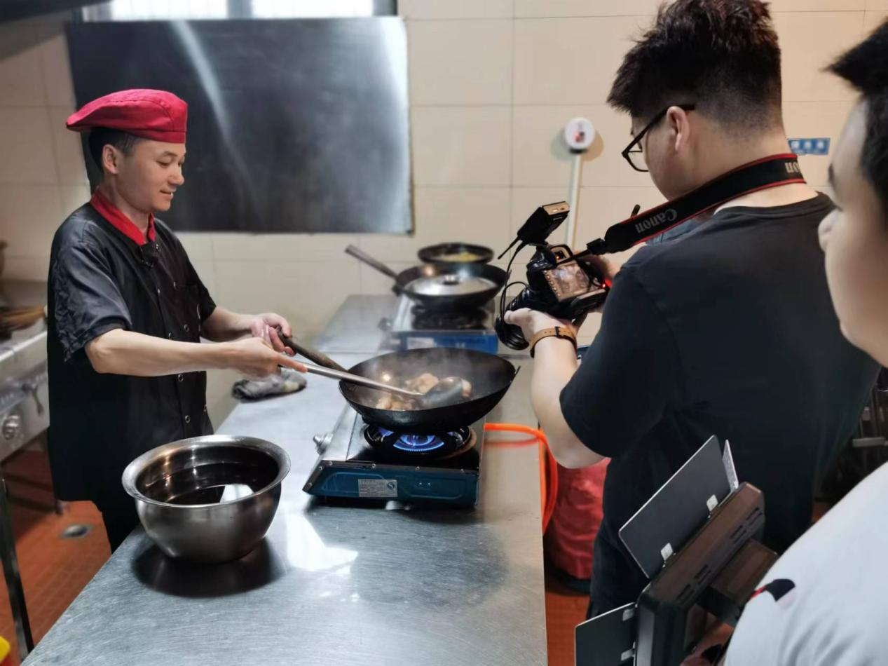 老子有钱lzyq88(中国)有限公司